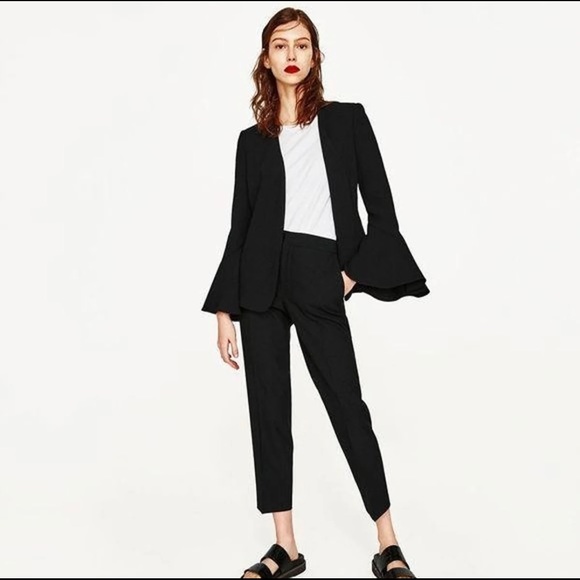 SOLD Zara Basic Collection Black Jacket Bell Sleeve Short Zip Up Coat - Picture 2 of 6